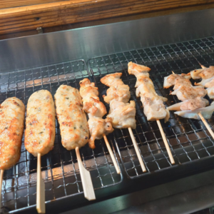 焼き鳥とビールどうぞ！ 