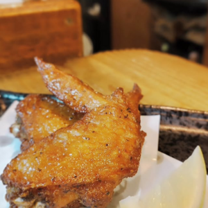 パリッジュワ～！の手羽先唐揚げが止まらない！